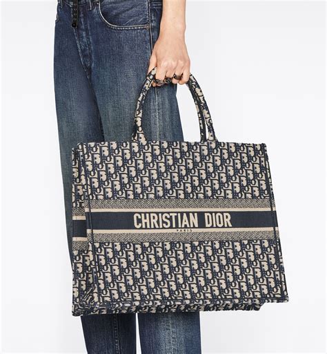 dior borsa.|dior stock symbol.